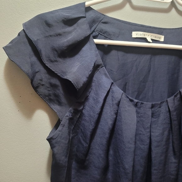 Violet and Claire Navy Top Size S - Picture 3 of 6